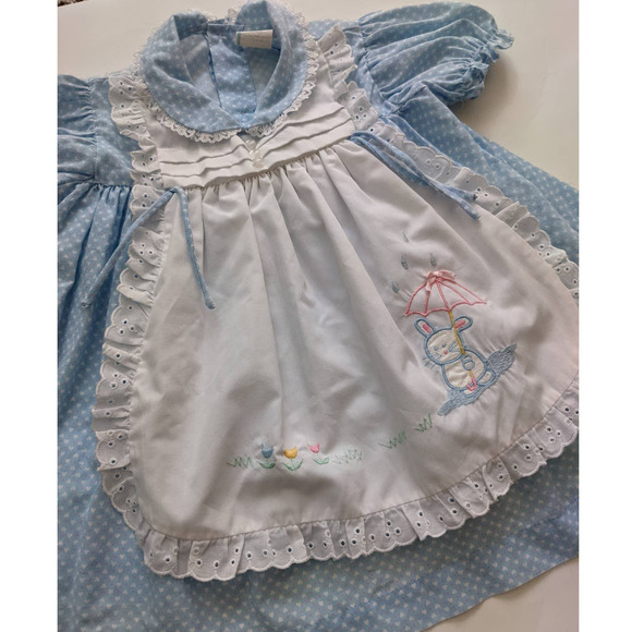 Vintage Girl's Pinafore Apron Dress, Light Blue Lace Rabbit Detail, Sz 18 Months - Picture 2 of 10
